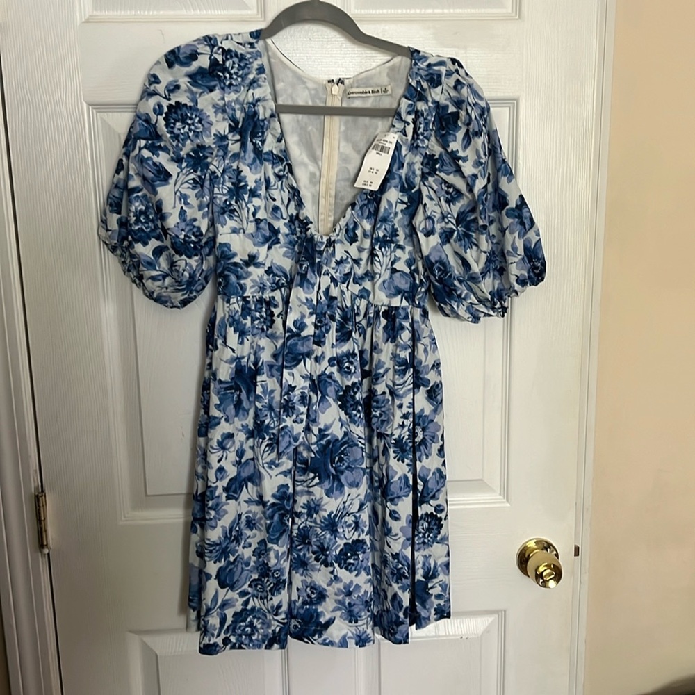 V Neck - Puff Sleeves Dress